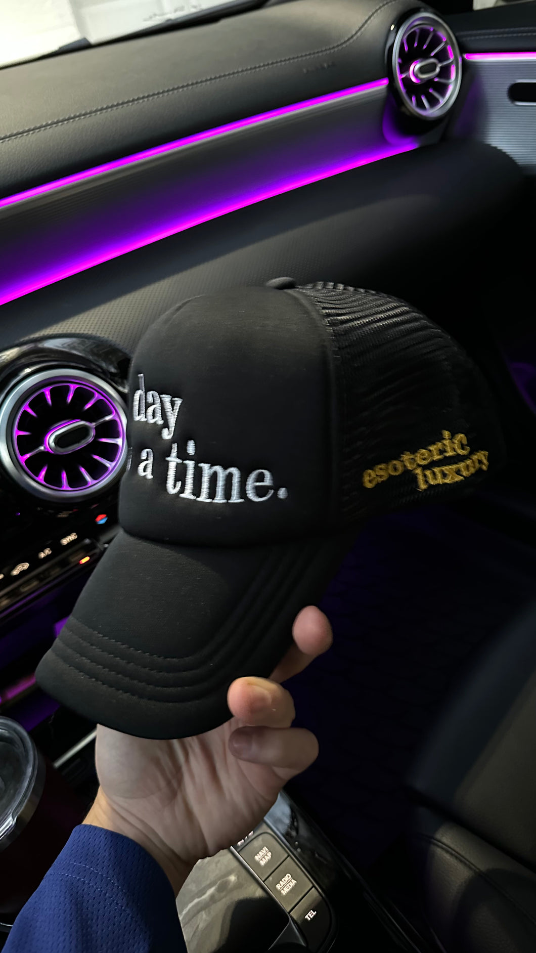 One day at a time - Trucker Hat